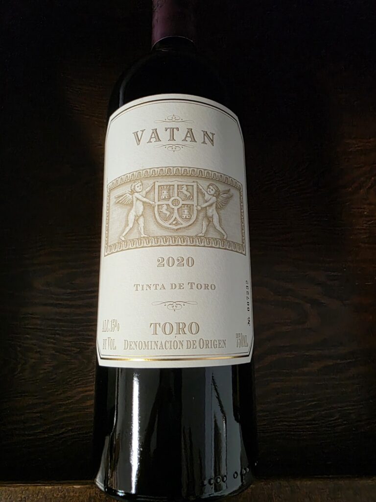 A bottle of Vatan Tinta de Toro 2020.